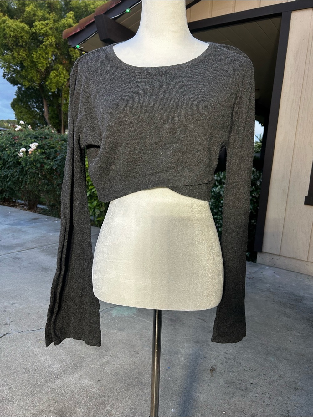BCBGeneration crop sweater charcoal gray oversized long sleeve top